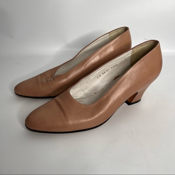 Robert Clergerie Nude Pink Pointed Slip On Heels Size 7.5 - Picture 8 of 12